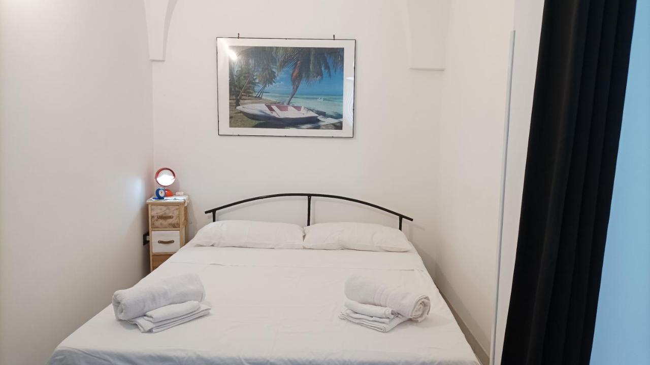 Miniecocasa Ottocentesca In Zona Free-Parking Ed Ecoclimatizzata Villa Ostuni Eksteriør billede
